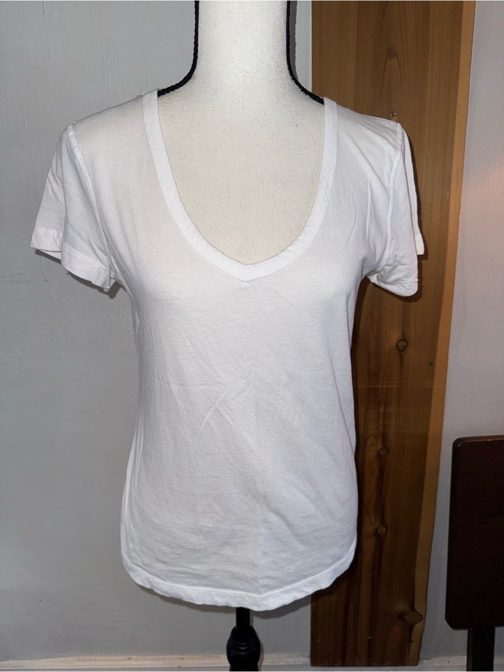 Classic White V-Neck Short Sleeve Tee